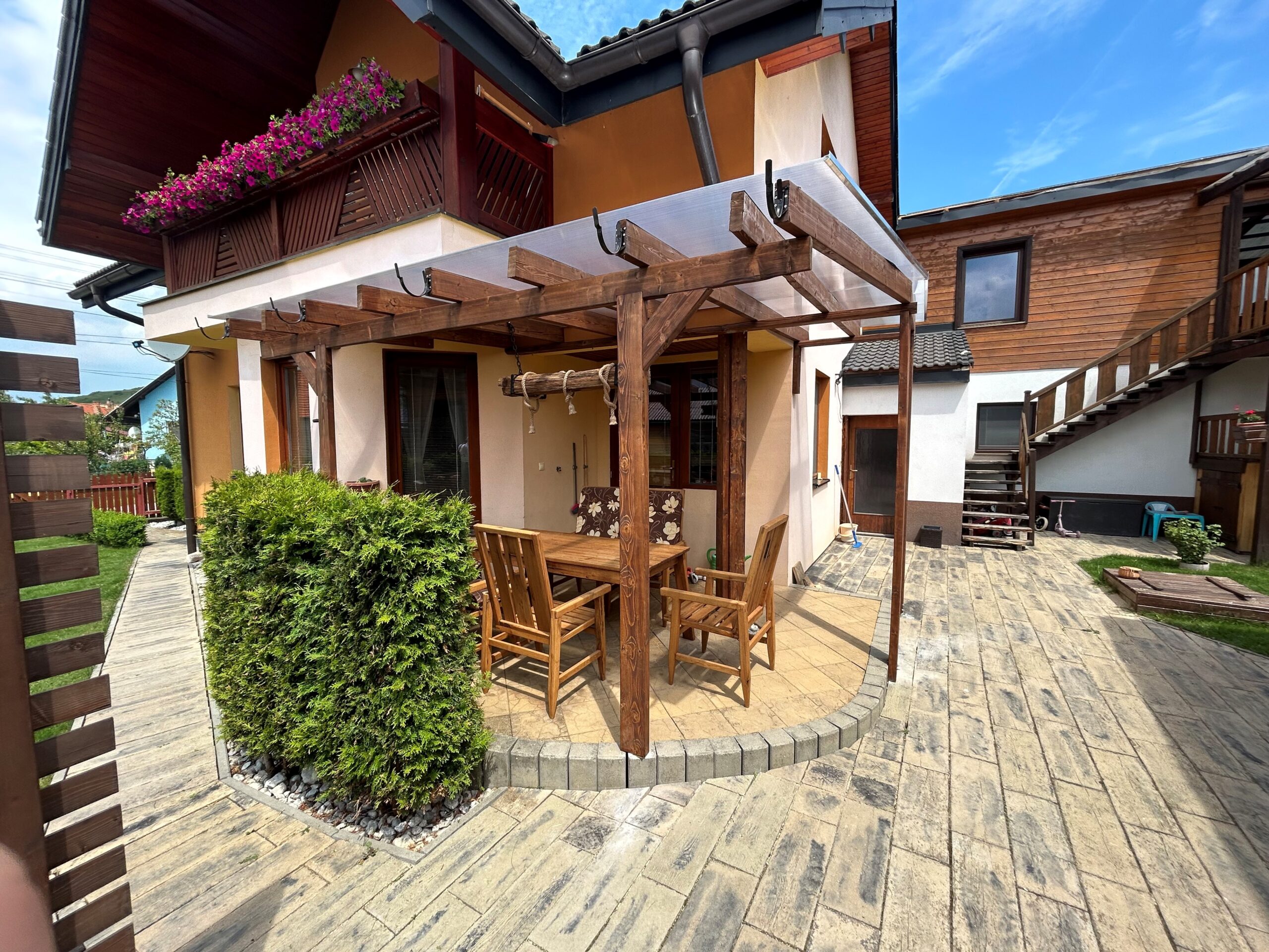 Altánky a terasy 15